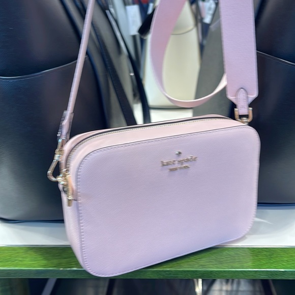 Kate Spade Madison Mini Camera Bag
COLOR:
Conch Pink
NWT - Picture 13 of 16